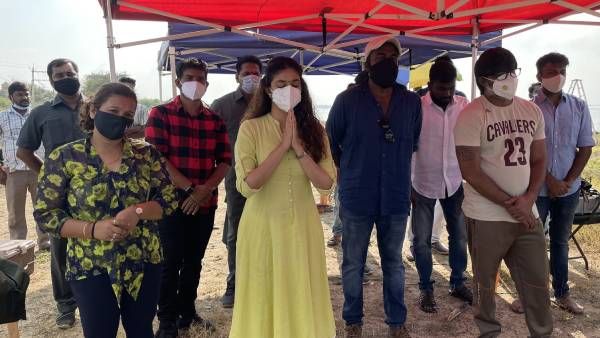 கடவுளே நீ தான் காப்பாத்தணும்.. கீர்த்தி சுரேஷும், செல்வரகாவனும் அப்படி என்ன வேண்டிக்கிறாங்க!