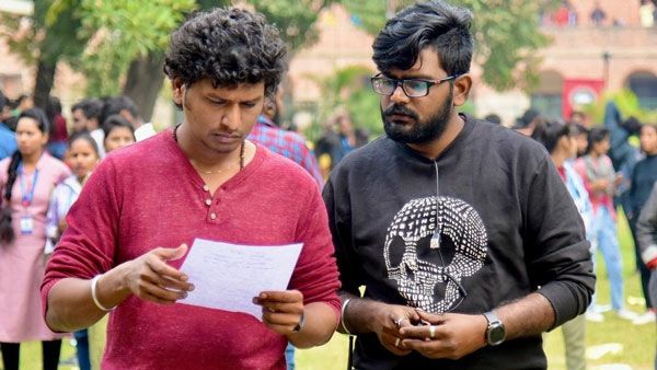 ஓ இதுக்குப் பேரு தான் சீன் பேப்பரா.. லோகேஷ் கனகராஜ் ரியாக்ஷனை பங்கம் பண்ணும் நெட்டிசன்ஸ்!