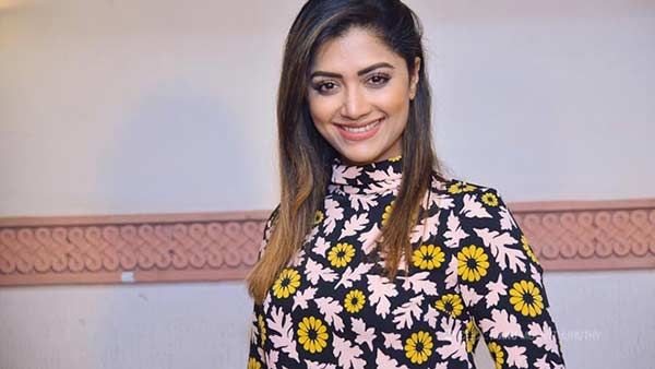 விஷாலின் 'எனிமி'யில் இணைந்த பிரபல ஹீரோயின்.. வில்லன் ஆர்யாவுக்கு இவர்தான் ஜோடியாமே?