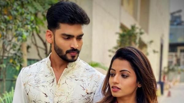 பிக்பாஸ் பிரபலத்துடன் காதலில் லயிக்கும் வாணி ராணி சீரியல் நடிகை? தீயாய் பரவும் போட்டோஸ்!