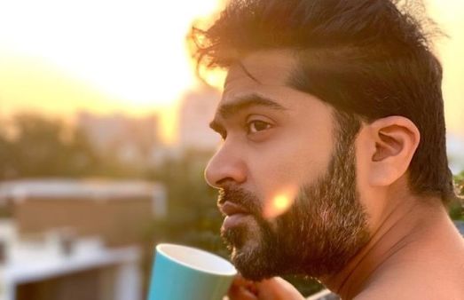 எஸ்டிஆர்., என்ன செஞ்சாலும் டிரெண்டிங்கா...சமூக வலைதளங்களில் பட்டய கிளப்பும் ரசிகர்கள்