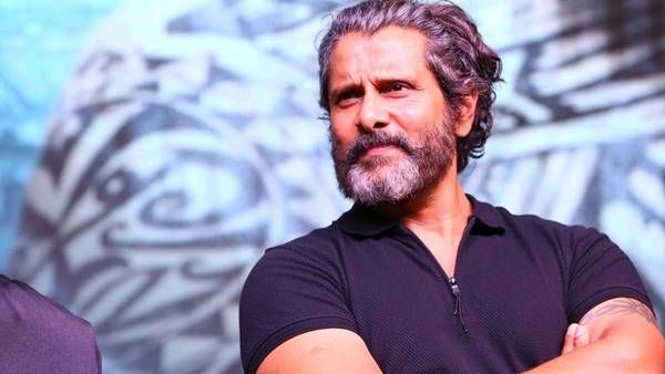 பிரம்மாண்ட வரலாற்று படத்திலிருந்து விலகிய விக்ரம்...காரணம் என்ன தெரியுமா