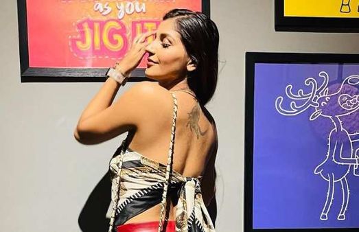 என்னம்மா இது.. கர்ச்சிஃப்ப கட்டிட்டு நிக்கிறீங்க.. யாஷிகாவின் டிரெஸை பங்கம் பண்ணும் நெட்டிசன்ஸ்!