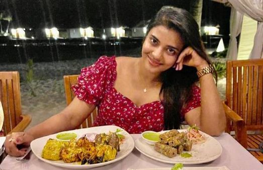 மாலத்தீவு பறந்த ஐஸ்வர்யா ராஜேஷ்...வேற எதுக்கு...இதுக்கு தான்னு விளக்கம்