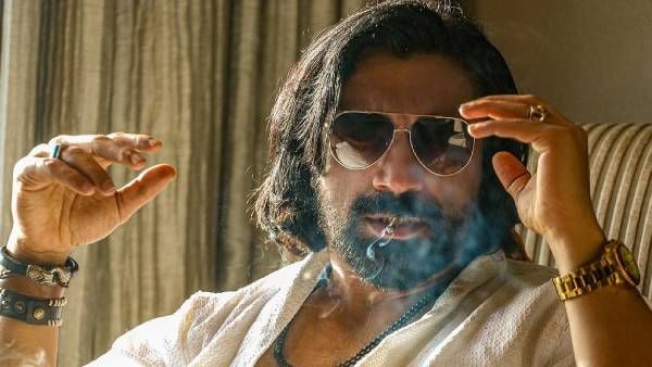 அந்த விவகாரம்.. பிக் பாஸ் பிரபலம் அதிரடி கைது.. விமான நிலையத்தில் இருந்து அழைத்து சென்று விசாரணை