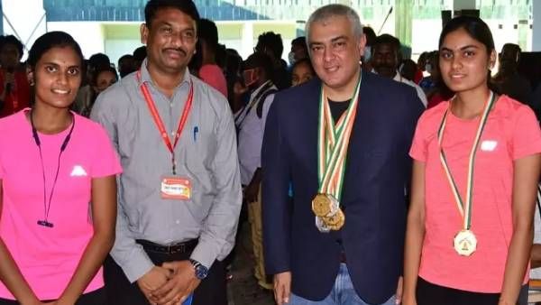 துப்பாக்கி சுடுதலில் தங்கம் வென்ற சகோதரிகள்..மனதார பாராட்டிய அஜித் !