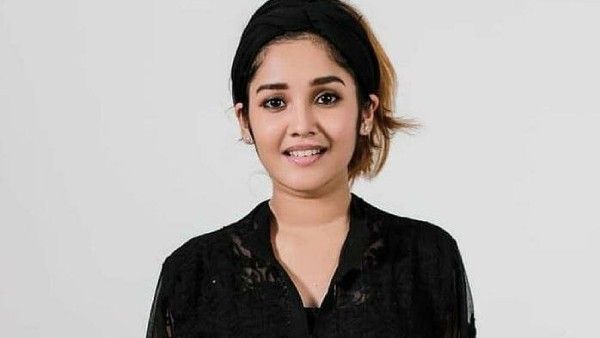 ’குட்டி நயன்தாரா’ அனிகாவின் படத்தின் தலைப்பு என்ன தெரியுமா? அந்த பிரபல பாடலின் டைட்டில் தானாம்!