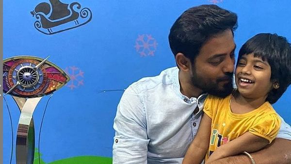 மகளுடன் இணைந்து முதல் முறையாக பாடல் வீடியோ வெளியிட்ட ஆரி