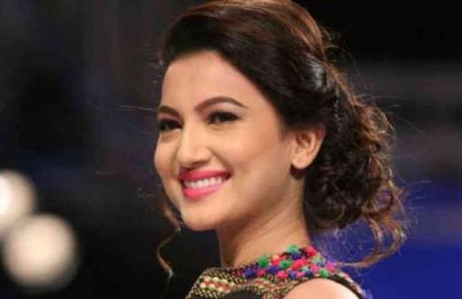 கொரோனா இருப்பது தெரிந்தும்.. படப்பிடிப்புக்கு சென்ற நடிகை.. பாய்ந்தது வழக்கு!