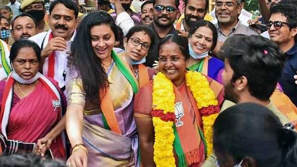 மஜாபா.. மஜாபா.. வாக்கு கேட்க போன இடத்தில் வாத்தி கம்மிங் பாடலுக்கு செம ஆட்டம் போட்ட நமீதா.. வானதி!