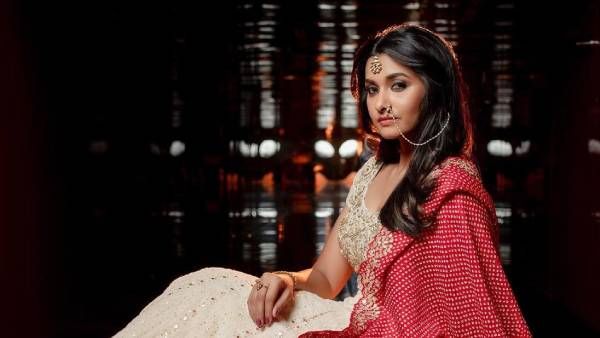 மகாராணி போல ஜொலிக்கும் பிரியா பவானி சங்கர்.. ரசிகர்களுக்கு சிறப்பு தரிசனம்!