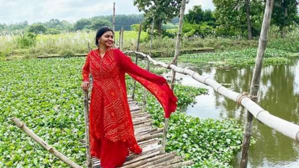 ஷாலுமா…பாத்து விழுந்துட போற… ஷாலு ஷம்முவை கொஞ்சும் ரசிகர்கள் !