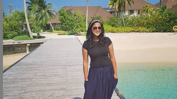 இளம் ஹீரோயின்களுக்கு டஃப் கொடுக்கும் சீனியர் நடிகை.. மாலத்தீவில் கேம்ப்.. மோனோகினியில் ஒய்யார போஸ்!