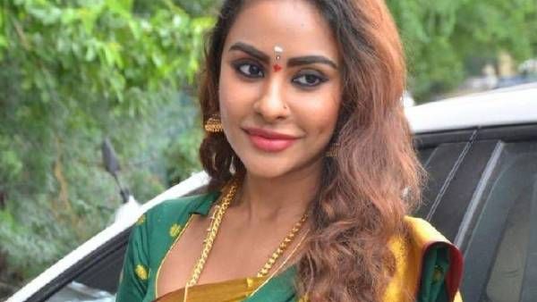 பாலியல் புகார்களை கூறி பரபரப்பை கிளப்பிய ஸ்ரீரெட்டியின் படத்தை வெளியிட எதிர்ப்பு.. மிரட்டல்!