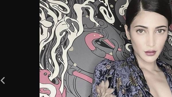 குட்டை டவுசரில் தோசை சுட்ட ஸ்ருதிஹாசன்...வைரலாகும் வீடியோ