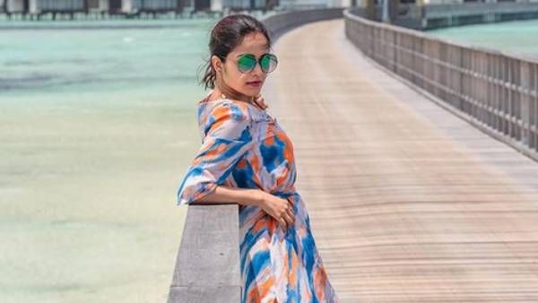 நாங்களும் போவோம்ல.. மாலத்தீவில் சில்லிங் செய்யும் பிக்பாஸ் பிரபலம்.. திணறடிக்கும் போட்டோஸ்!