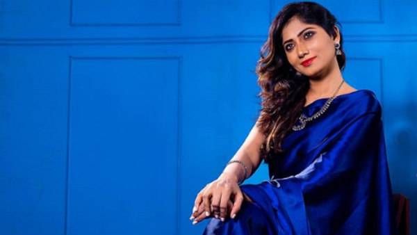 ஏன்.. சொத்த பல்லு வலிக்குதா? ஃபீலாகி பேசிய பிக்பாஸ் ஜூலியை பங்கம் செய்த நெட்டிசன்ஸ்!