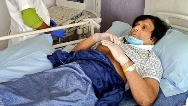 கொரோனா இல்லை.. ஆனால் திடீர் மூச்சு திணறல்.. நவரச நாயகன் நடிகர் கார்த்திக் ஐசியூவில் அனுமதி!