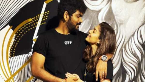 ரொமான்டிக்காக ஈஸ்டரை கொண்டாடிய விக்னேஷ் – நயன்தாரா...வைரலாகும் ஃபோட்டோ