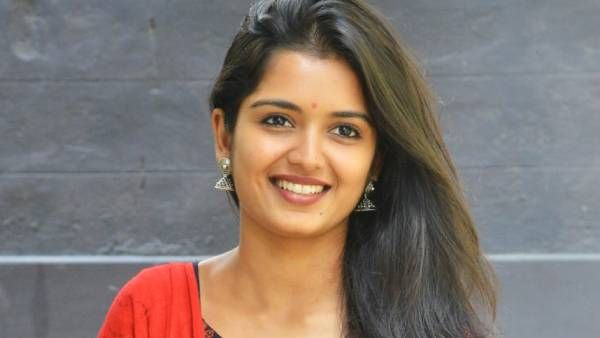 ரசிகர் கேட்டதற்காக இப்படியா...பிகினி ஃபோட்டோ வெளியிட்ட சீரியல் நடிகை