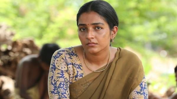 கர்ணன் படத்தில் மேக்கப் இல்லாமல்..அப்படியே நடிச்சேன்..ரஜிஷா சுவாரஸ்ய பேட்டி !