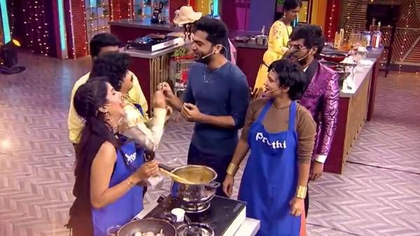 பிக் பாஸ்க்கு கூட இப்படி பண்ணலையே.. குக் வித் கோமாளி கிராண்ட் ஃபினாலேவில் குவியும் பிரபலங்கள்!