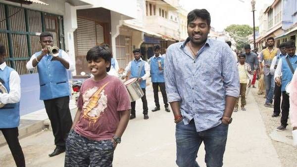 விஜய் சேதுபதிக்கு நடிப்பு கற்றுத் தந்த நடிகை....வைரலாகும் வீடியோ