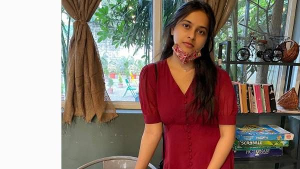 பிறந்தநாள் கொண்டாடல...ரசிகர்களிடம் சோகமாக சொன்ன ஸ்ரீதிவ்யா