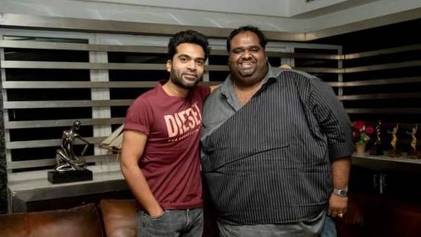 மாஸ்.. கொலை மாஸ்.. பிரபல தயாரிப்பாளருடன் நடிகர் சிம்பு.. அடுத்த பட கூட்டணியா? வைரலாகும் போட்டோ!