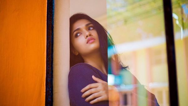 ப்ளீஸ்..திருமணம் பற்றி பேசாதீங்க…என் படத்தைபத்தி பேசுங்க…கடுப்பான சுனைனா !