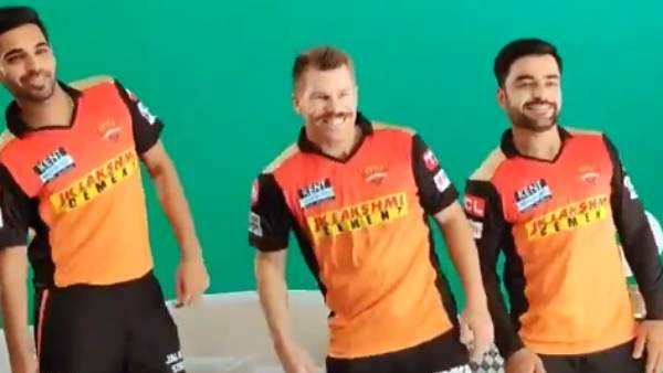 வாத்தி கம்மிங் பாடலுக்கு ஆட்டம் போட்ட வார்னர்… வைரலாகும் வேறலெவல் வீடியோ !