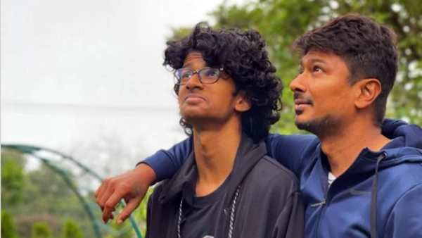 உதயநிதி ஸ்டாலினுக்கு இவ்வளவு பெரிய மகனா.. தோள்மேல கையப்போட்டு ஜம்முன்னு நிக்கிறாங்களே!