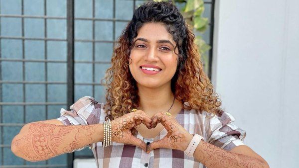 கர்ப்பான நேரத்தில் இது தேவையா… சீரியல் நடிகைக்கு ரசிகர்கள் அட்வைஸ் !