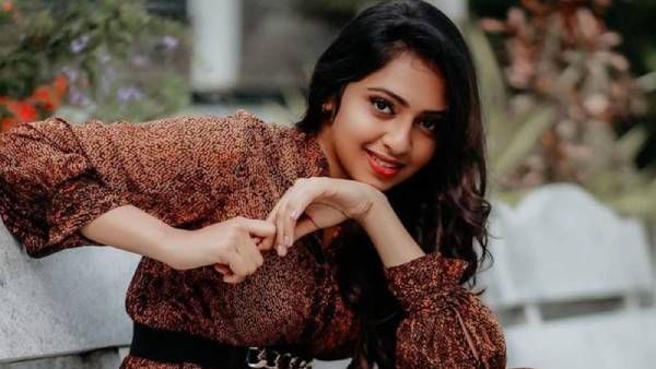 நான் எப்பவுமே சிங்கிள் கிடையாது... எனக்கு பாய்ப்ரெண்ட் இருக்காரு... மனம்திறந்த லஷ்மி மேனன்