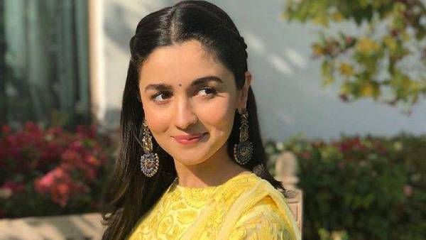 கட்டுக்கதைகளையும் வதந்திகளையும் நம்புறாங்க.. தடுப்பூசி குறித்த உண்மையை விளக்க களமிறங்கும் ஆலியா பட்