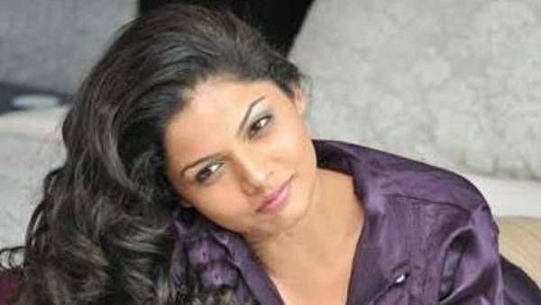 வைஃப் மெட்டீரியல்னா இப்டிதான் இருக்கணுமாம்.. சொல்கிறார் சிவா மனசுல சக்தி ஹீரோயின்!