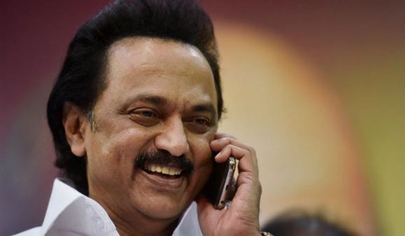 முதல் பால்லயே சிக்ஸர்.. புதிய முதல்வர் ஸ்டாலினுக்கு குவியும் வாழ்த்து!