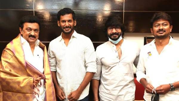 நீங்க தான் எங்கள காப்பாத்தனும்...புதிய அரசை மலை போல் நம்பும் கோலிவுட்