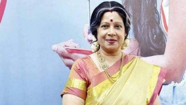 லாக்டவுனால் தவிப்பு.. நடிகர் சங்க உறுப்பினர்களுக்கு உதவிய மூத்த நடிகை.. குவியும் பாராட்டு!