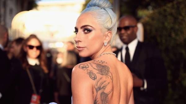 பலாத்காரம் செய்து கருவுற்ற நிலையில் தெருவில் வீசிய தயாரிப்பாளர்.. பகீர் கிளப்பிய பிரபல பாடகி!