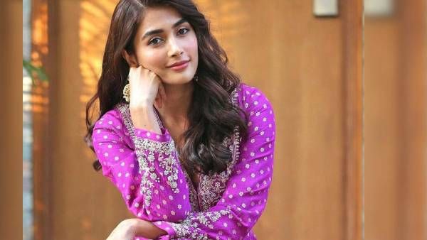 லாக்டவுன்லயும் சும்மா இருக்க முடியல... பூஜா ஹெக்டே வீட்ல என்ன செய்றாங்கன்னு பாருங்க!