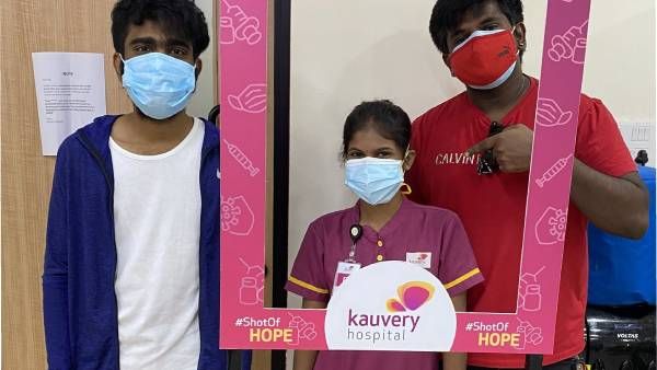 தடுப்பூசி போட்டா நம்மளோட இறப்பு 10,152 மடங்கு குறையுது... கணக்கு போட்ட கோமாளி டைரக்டர்