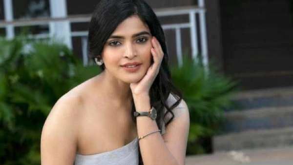 இந்த நேரத்துல இப்படியா பண்றது.. 100 பேருடன் படப்பிடிப்பு.. பிரபல நடிகையின் படக்குழுவுக்கு அபாராதம்!