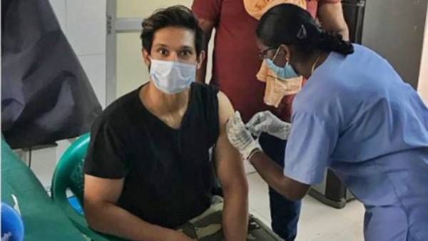 கோவிட் -19 தடுப்பூசியை போட்ட நடிகர் நகுல்... மற்றவர்களையும் போட அறிவுறுத்தல்