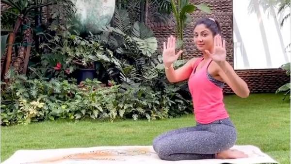 ஷில்பா ஷெட்டியின் பிட்னஸ் ரகசியம்... யோகாசனம் செய்து வீடியோ வெளியிட்ட நடிகை