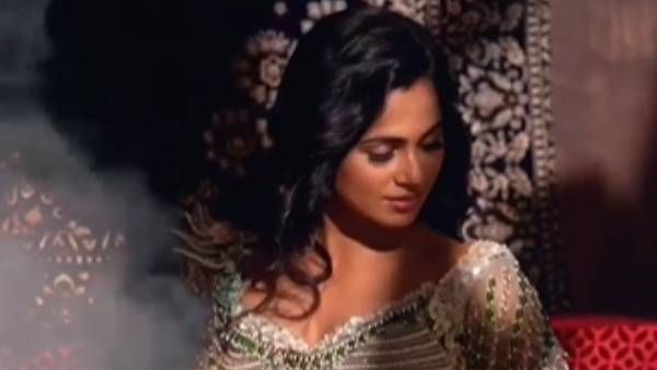 ராணியாக மாறிய ரம்யா பாண்டியன்...வைரலாகும் வீடியோ