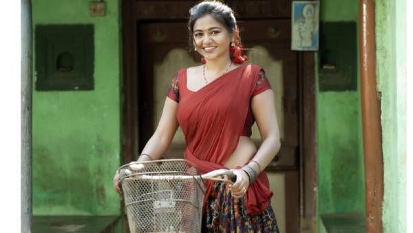 நம்ம ஊரு பொண்ணு.. பாவாடை தாவணியில் பளிச்சென இடுப்பை காட்டி.. சைக்கிள் உடன் போஸ் கொடுத்த ஷாலு ஷம்மு!