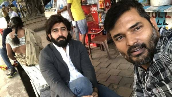 விஜய் ஆண்டனியை அடையாளம் தெரியாமல் ஹீரோ யாரென கேட்ட ப்ரோகாமர் - இயக்குனர் ட்வீட்