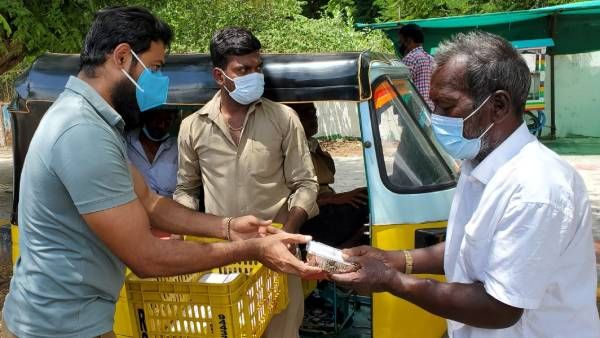 திருவண்ணாமலை கிரிவல பாதையில் திடீரென பிக் பாஸ் டைட்டில் வின்னர் செய்த காரியம்.. குவியுது பாராட்டு!