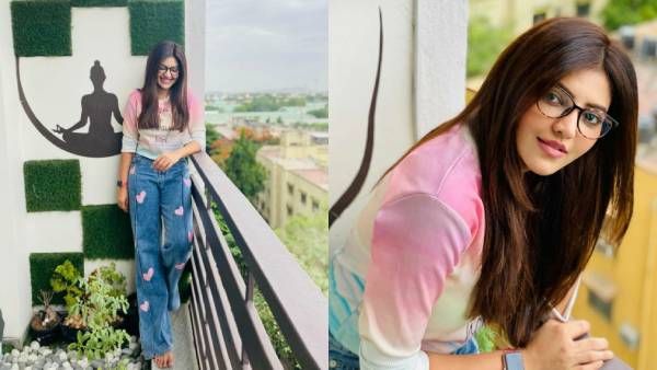 சோடாபுட்டி கண்ணாடி, பெல்பாட்டம் பேண்ட்... அதுல்யா மேட்சிங் பிரமாதம்!